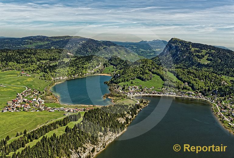 Foto: Der Lac de Joux auf 1000 m.ü.M und der Lac Brenet im Hintergrund. (Luftaufnahme von Niklaus Wächter)