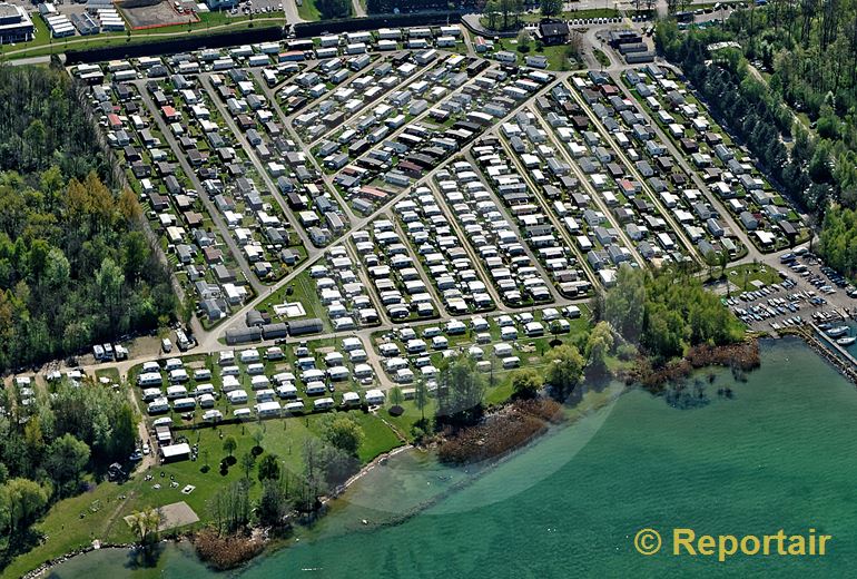 Foto: Der Campingplatz Cudrefin am Neuenburgersee. (Luftaufnahme von Niklaus Wächter)