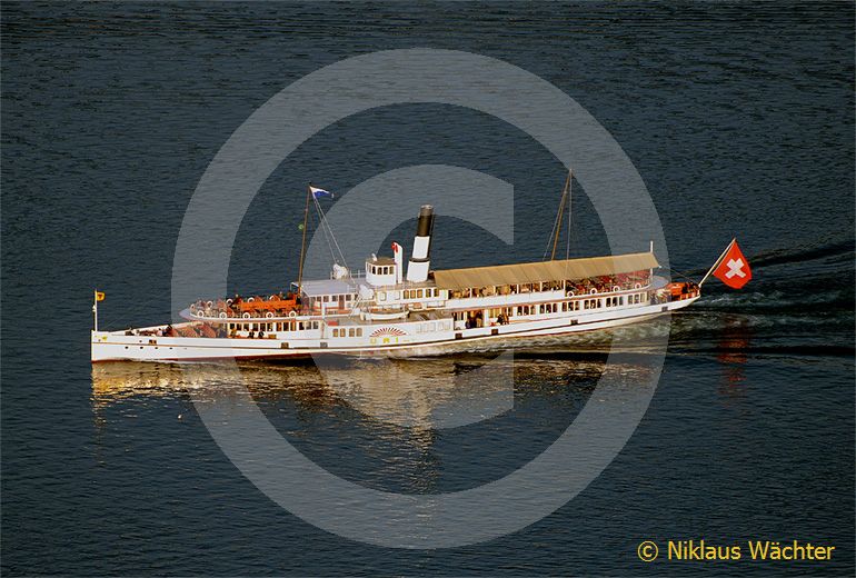 Foto: Raddampfer Uri auf dem Vierwaldstaettersee. (Luftaufnahme von Niklaus Wächter)