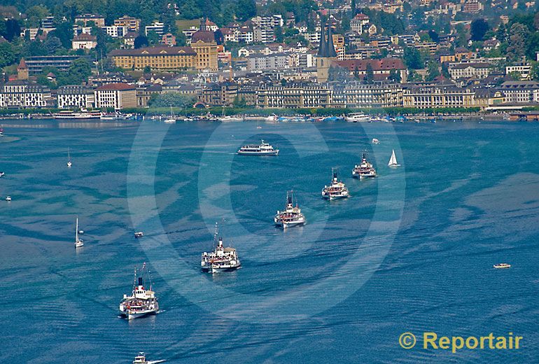 Foto: Parade der Raddampfer auf dem Vierwaldstättersee Bild 1595. (Luftaufnahme von Niklaus Wächter)