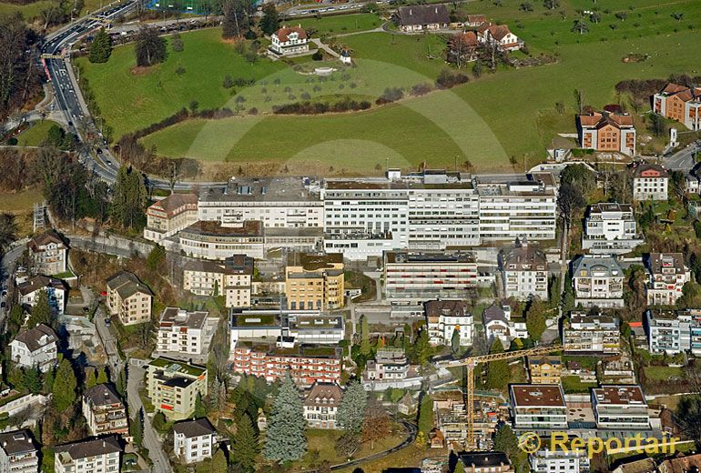 Foto: Die Klinik St. Anna in Luzern. (Luftaufnahme von Niklaus Wächter)
