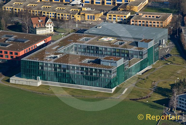 Foto: Das Kantonsspital Zug. (Luftaufnahme von Niklaus Wächter)