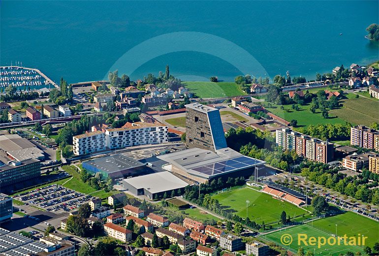 Foto: Das neue Eisstadion in Zug . (Luftaufnahme von Niklaus Wächter)