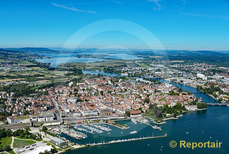 Foto: Konstanz -Einkaufsparadies für Schweizer und grösste Stadt am Bodensee. (Luftaufnahme von Niklaus Wächter)