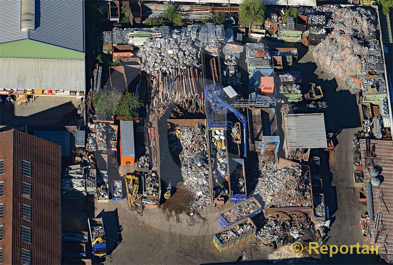 Foto: Abfalltrennung in einem Industriebetrieb in Buchs AG. (Luftaufnahme von Niklaus Wächter)