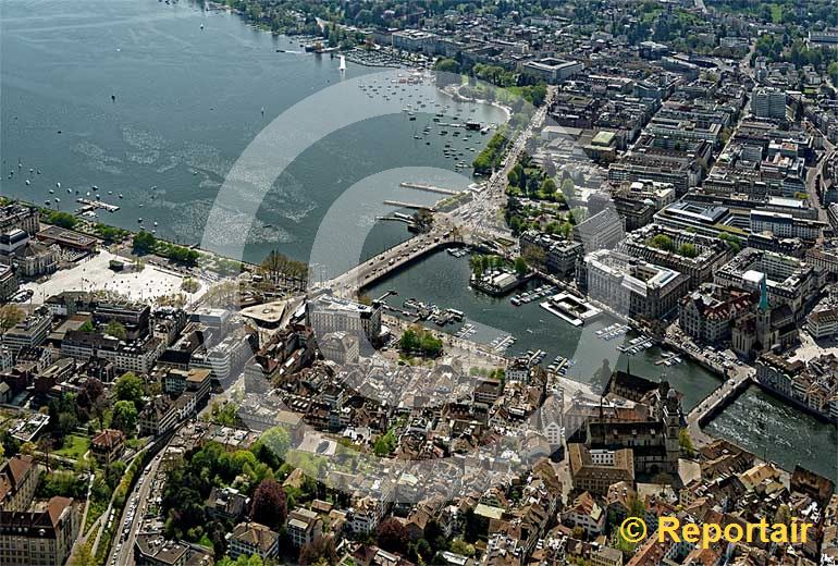 Foto: Zürich mit seinem Bellevue und dem Sechseläutenplatz. (Luftaufnahme von Niklaus Wächter)