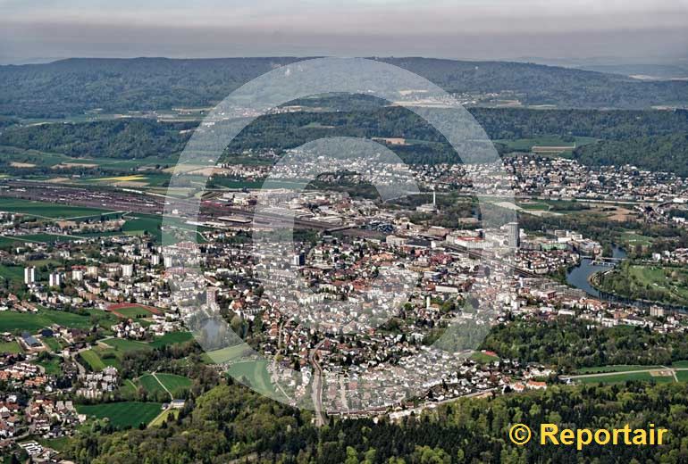 Foto: Dietikon ZH ist der Hauptort des gleichnamigen Bezirks. (Luftaufnahme von Niklaus Wächter)