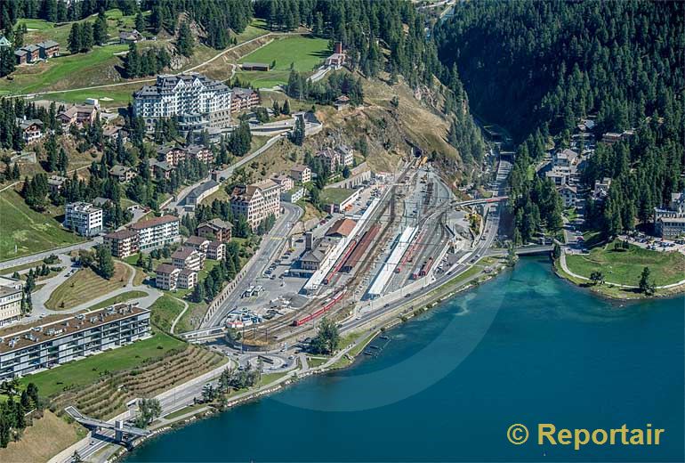 Foto: Der Bahnhof St.Moritz (GR).. (Luftaufnahme von Niklaus Wächter)