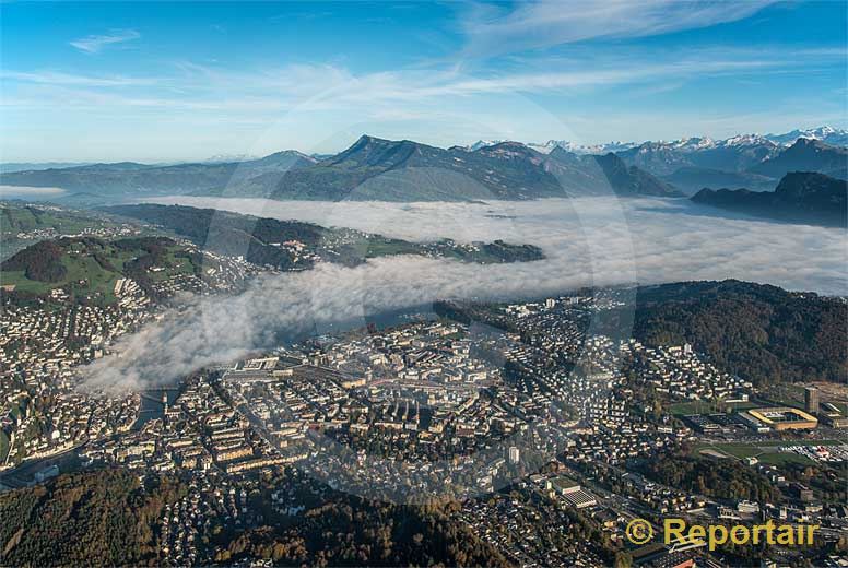 Foto: Luzern am Nebelmeer.. (Luftaufnahme von Niklaus Wächter)