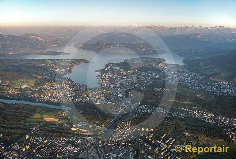 Foto: Die Region Luzern im Abendlicht.. (Luftaufnahme von Niklaus Wächter)