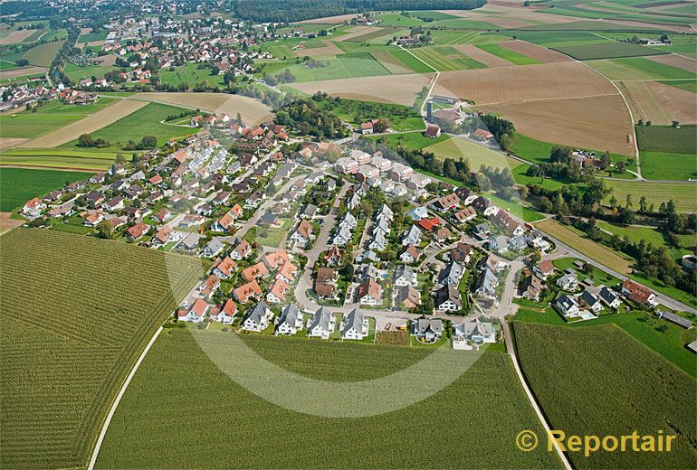 Foto: Vorbildliche Besiedlungsstruktur in Oberhöri (ZH). (Luftaufnahme von Niklaus Wächter)