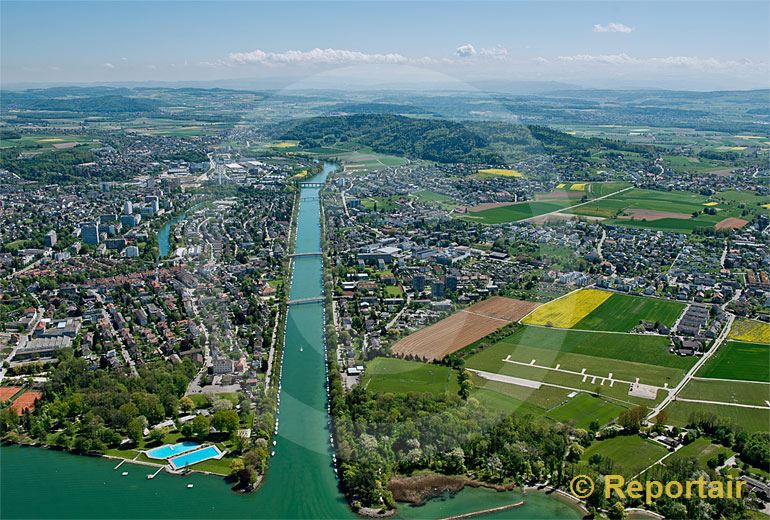 Foto: Nidau bei Biel mit seinem Nidau-Büren-Kanal.. (Luftaufnahme von Niklaus Wächter)