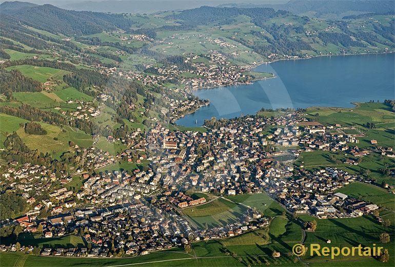 Foto: Unterägeri am Aegerisee. (Luftaufnahme von Niklaus Wächter)