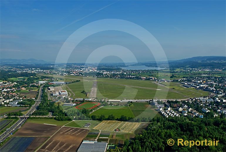 Foto: Flugplatz Dübendorf. (Luftaufnahme von Niklaus Wächter)