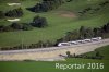 Bahn bei Holzhaeusern ZG