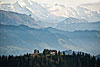 Foto 420: Das Berggasthaus Napf in der Biosphäre Entlebuch vor der Kulisse der Alpenkette.