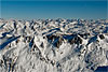 Foto 234: Schweizer Berggipfelmeer. Im Vordergrund das Gotthardmassiv. Blick gegen Osten..