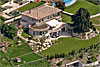 Foto 542: Ein Hauch von Spanien liegt über der Villa von DJ Bobo auf der Halbinsel Horw am Vierwaldstättersee.