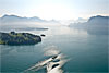 Foto 171: Ein Raddampfer auf dem Vierwaldstättersee auf dem Morgenkurs nach Flüelen...