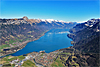 Foto 78: Der Brienzersee mit seinem berühmten gletscherblauen Wasser.