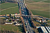 Foto 54: Der Ausbau der Autobahn A1 und A2 zwischen Wiggertal und Härkingen auf sechs Spuren - hier-bei Gunzgen - dauert noch bis im November 2014.