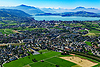 Foto 78: Baar ZG mit der Stadt Zug und dem Zugersee im Hintergrund.