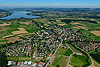 Foto 107: Mönchaltorf ZH mit dem Greifensee im Hintergrund.