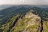Foto 207: Der 2128 Meter hohe Pilatus bei Luzern ist als Wanderweg und Aussichtspunkt beliebt.