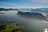 Foto 275: Der Bürgenstock am Vierwaldstättersee mit der Halbinsel Horw im Vordergrund.