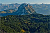 Foto 367: Ein Hauch von Urschweiz Blick von Norden gegen die beiden Mythen (SZ) und die Urner Berge..