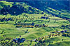 Foto 371: Bauernhöfe im Abendlicht am Nordfuss der Rigi..
